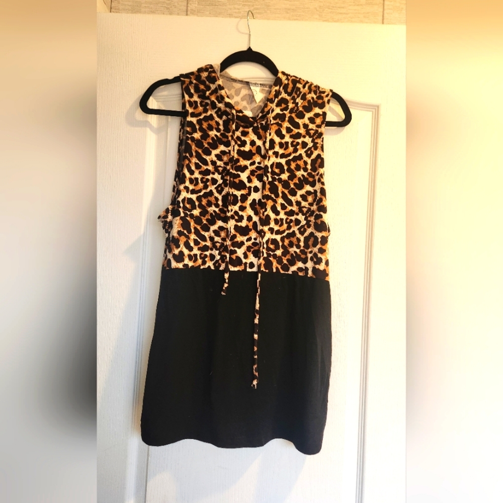 Sunshine and Shadow Womens sleeveless blouse size M EUC